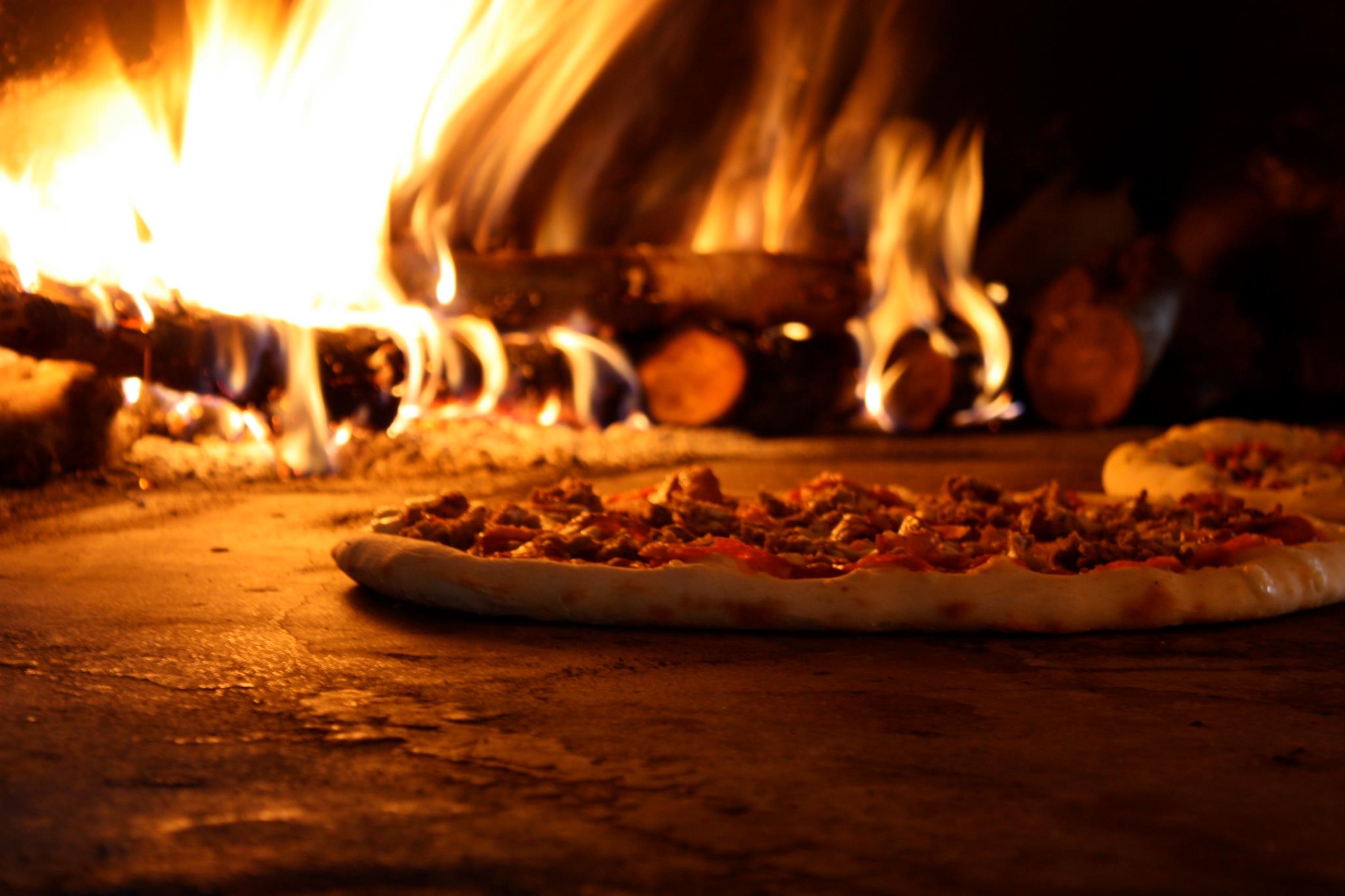 pizza kemence