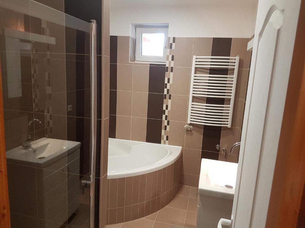 Dzsigoló Apartman fürdő