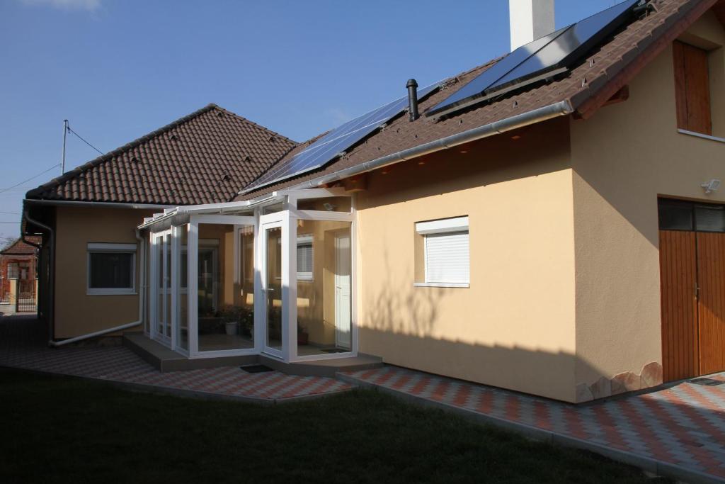 Dzsigoló Apartman